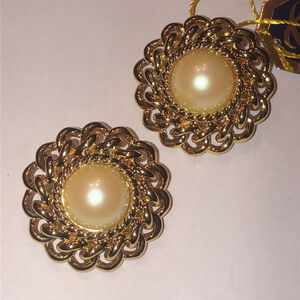 Crystaline Brand Elegant Vintage Gold and Cream Faux Pearl Chunky Earrings